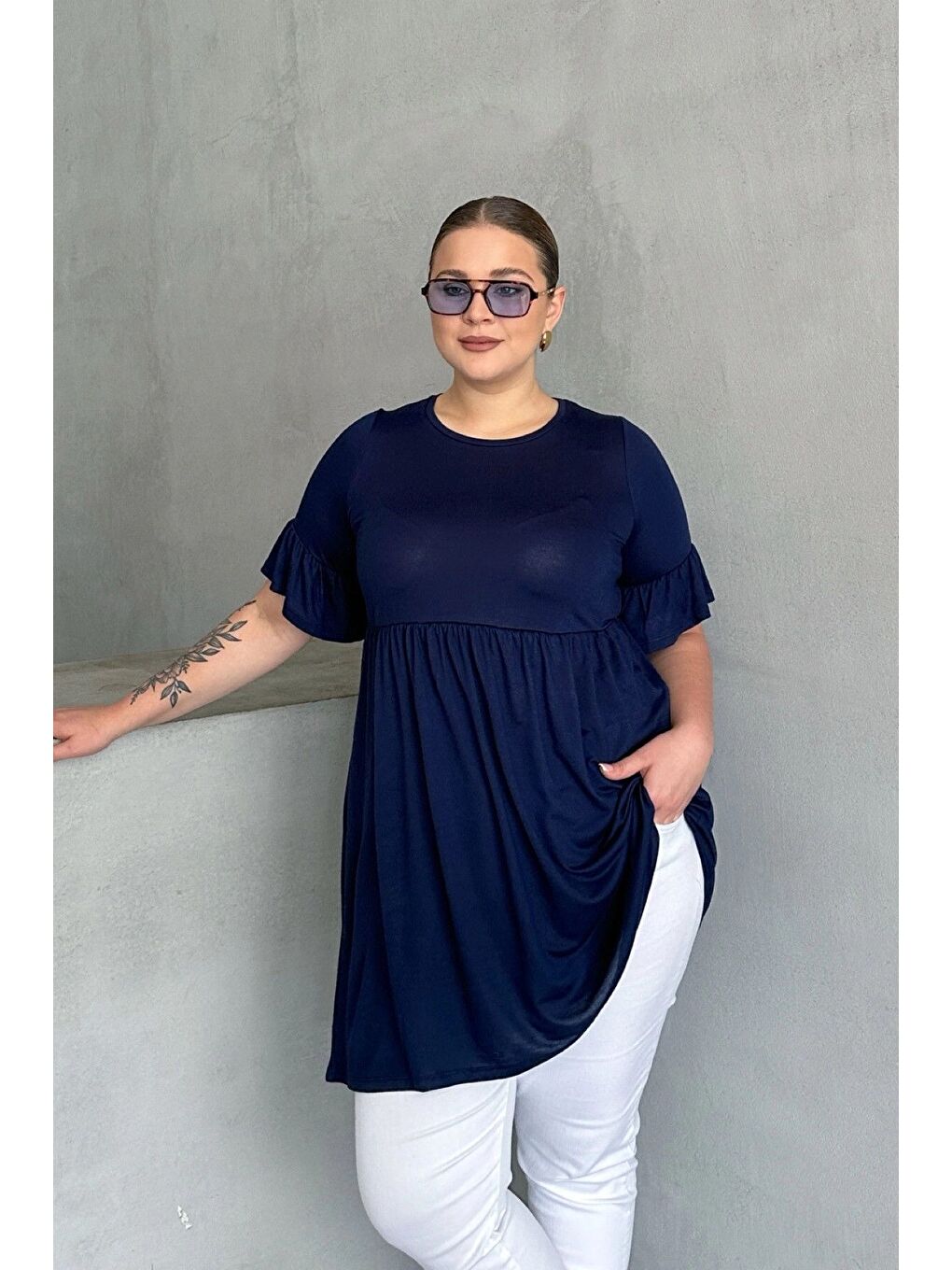 Lacivert Büyük Beden Kol Detaylı Beli Lastikli Pileli Tunik T-shirt T42-5