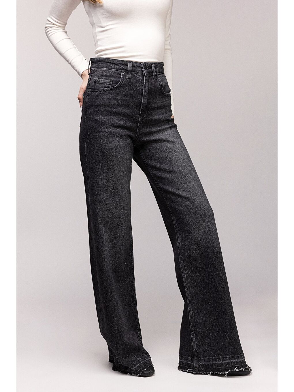 Siyah Kadın Yüksek Bel Wide Leg Jean Pantolon - Paça Detaylı-1