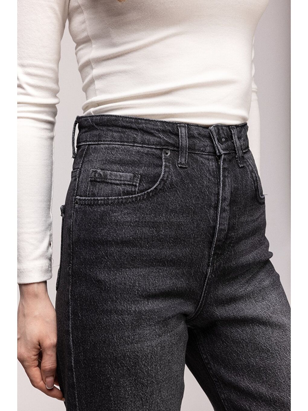 Siyah Kadın Yüksek Bel Wide Leg Jean Pantolon - Paça Detaylı-4