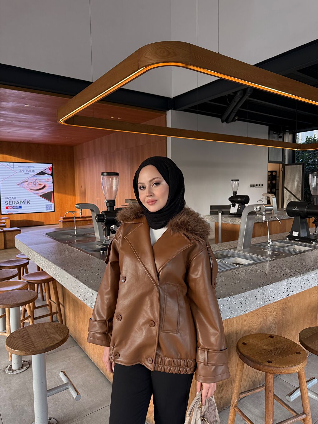 Kahverengi Kadın Yakası Kürk Detaylı Deri Ceket Taba-1