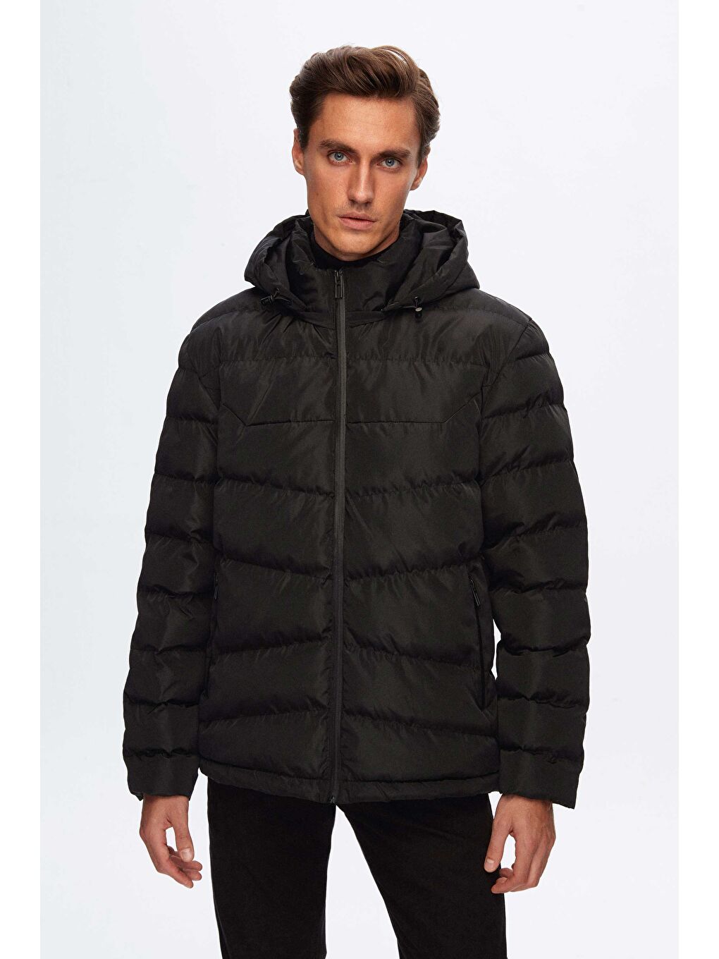 Regular Fit Siyah Şişme Kapüşonlu Mont