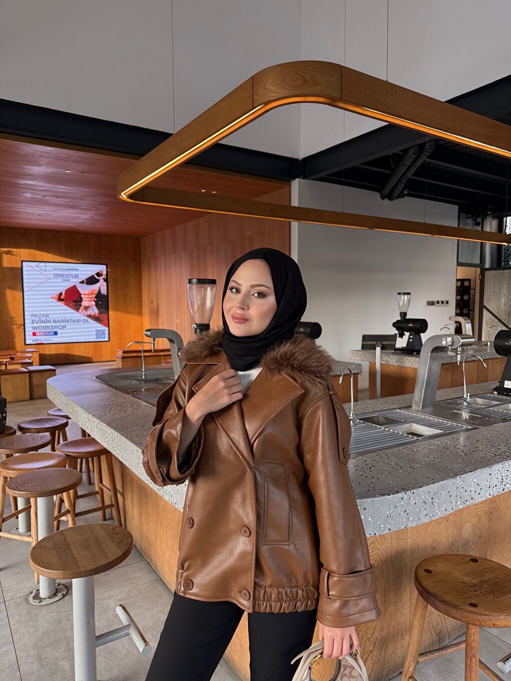 Kahverengi Kadın Yakası Kürk Detaylı Deri Ceket Taba-2