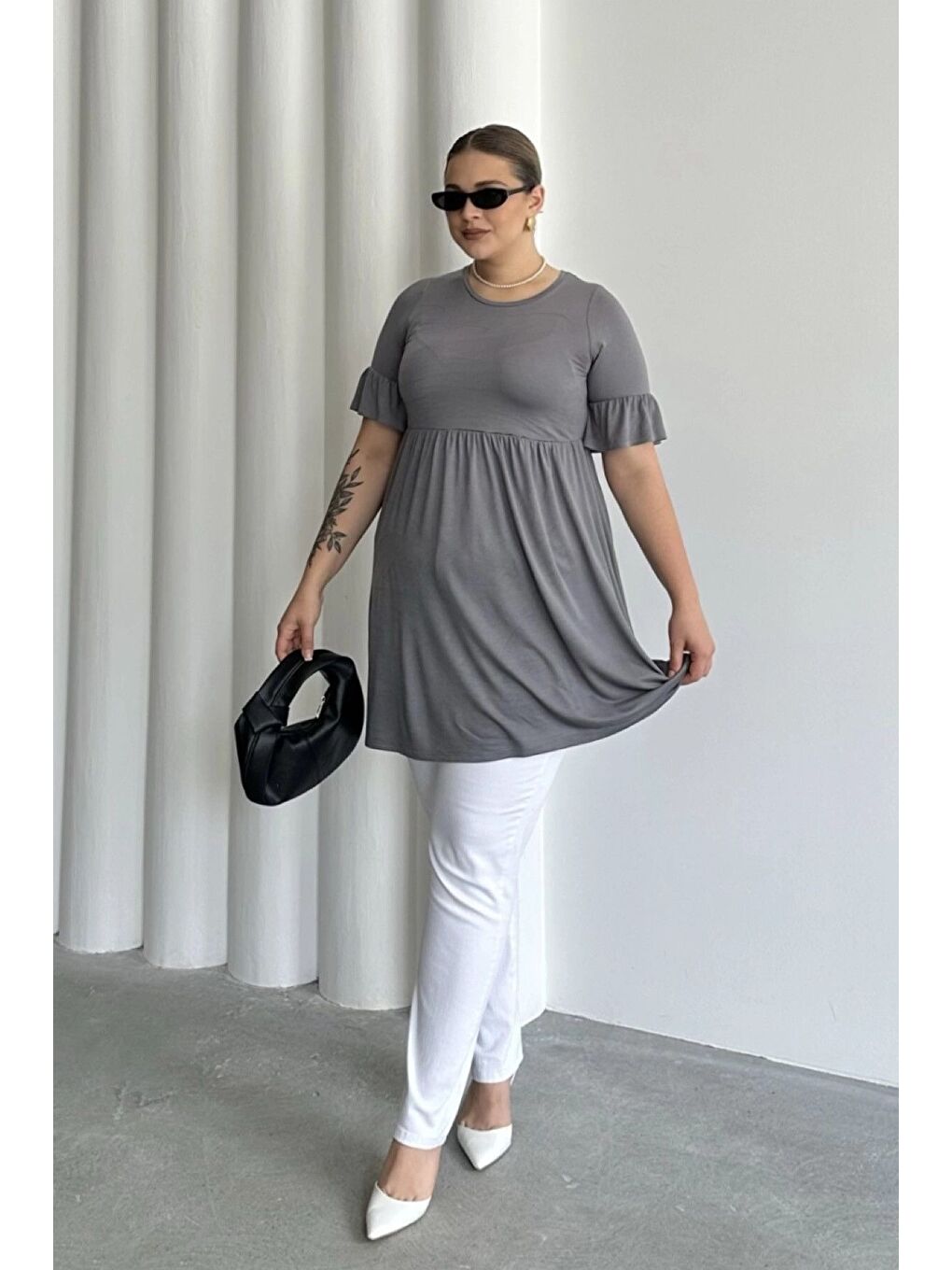 Gri Büyük Beden Kol Detaylı Beli Lastikli Pileli Tunik T-shirt T43