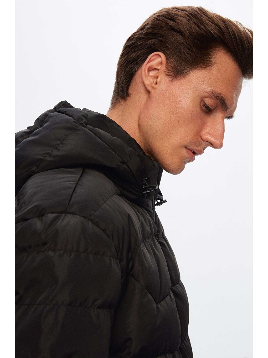 Regular Fit Siyah Şişme Kapüşonlu Mont-3