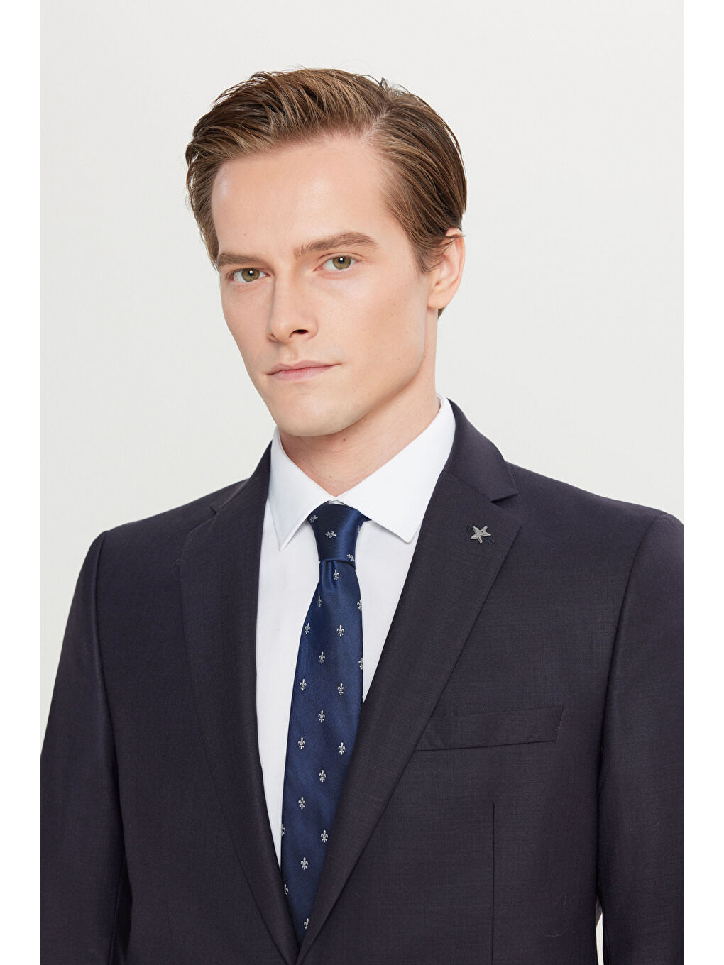 Erkek Lacivert Yünlü Slim Fit Dar Kesim Mono Yaka Kapak Cepli Takım Elbise-4