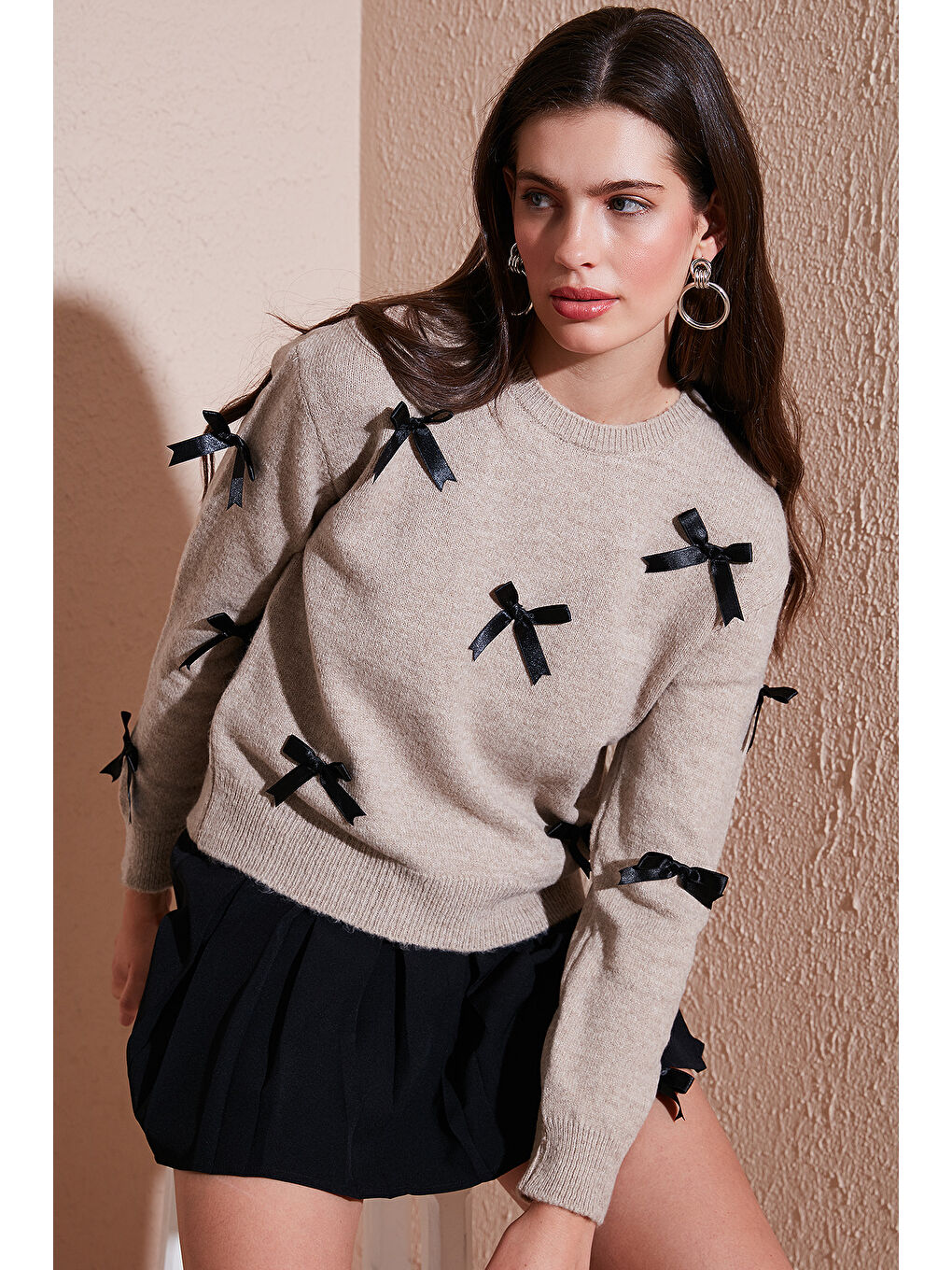 Bej Premium Regular Fit Bisiklet Yaka Fiyonk Detaylı Triko Kazak 680KZ00155-1