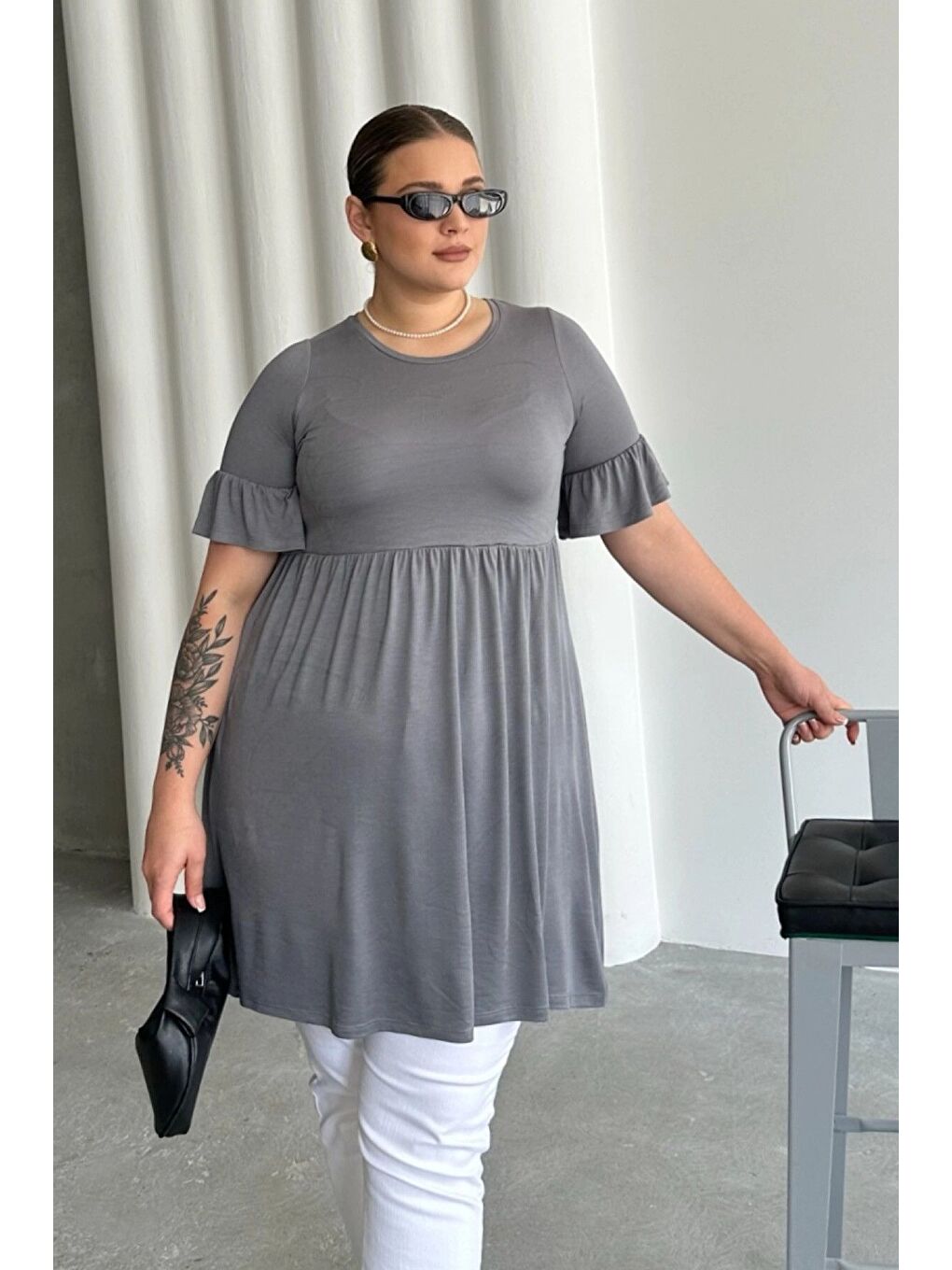 Gri Büyük Beden Kol Detaylı Beli Lastikli Pileli Tunik T-shirt T43-1