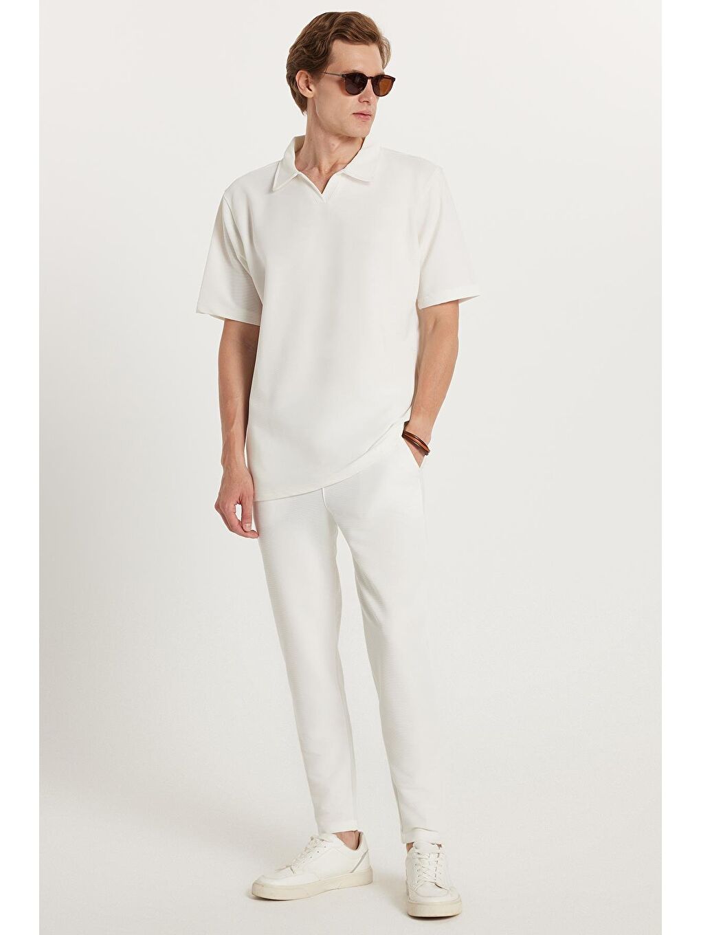 Erkek Standart Fit Normal Kesim Polo Yaka Pamuklu Düz Paça Beyaz Eşofman Takımı-3