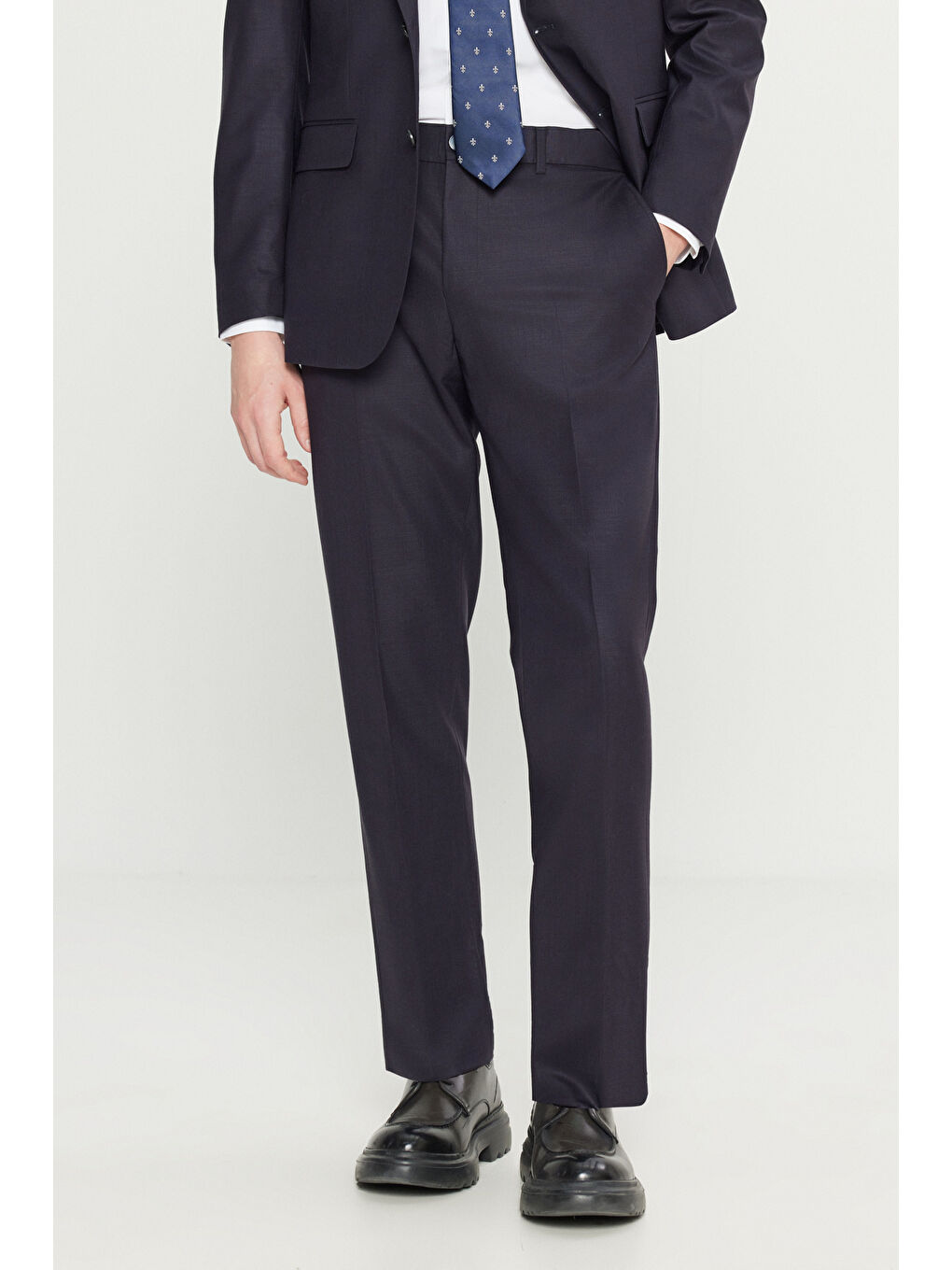 Erkek Lacivert Yünlü Slim Fit Dar Kesim Mono Yaka Kapak Cepli Takım Elbise-5