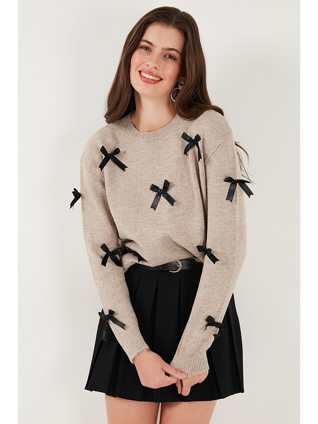 Bej Premium Regular Fit Bisiklet Yaka Fiyonk Detaylı Triko Kazak 680KZ00155-3