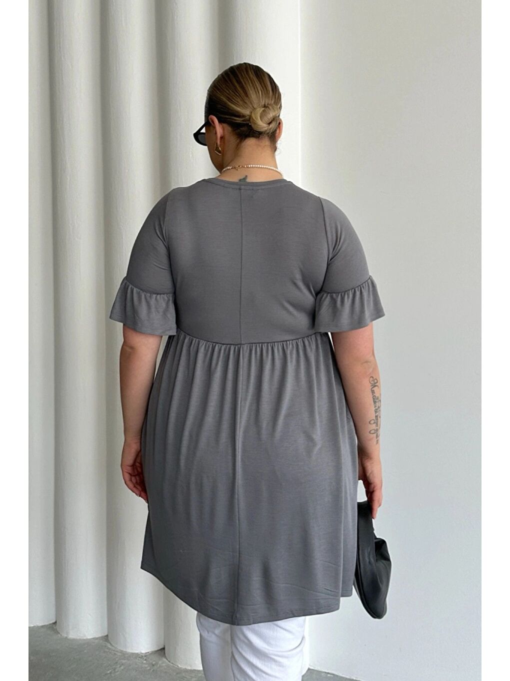 Gri Büyük Beden Kol Detaylı Beli Lastikli Pileli Tunik T-shirt T43-4