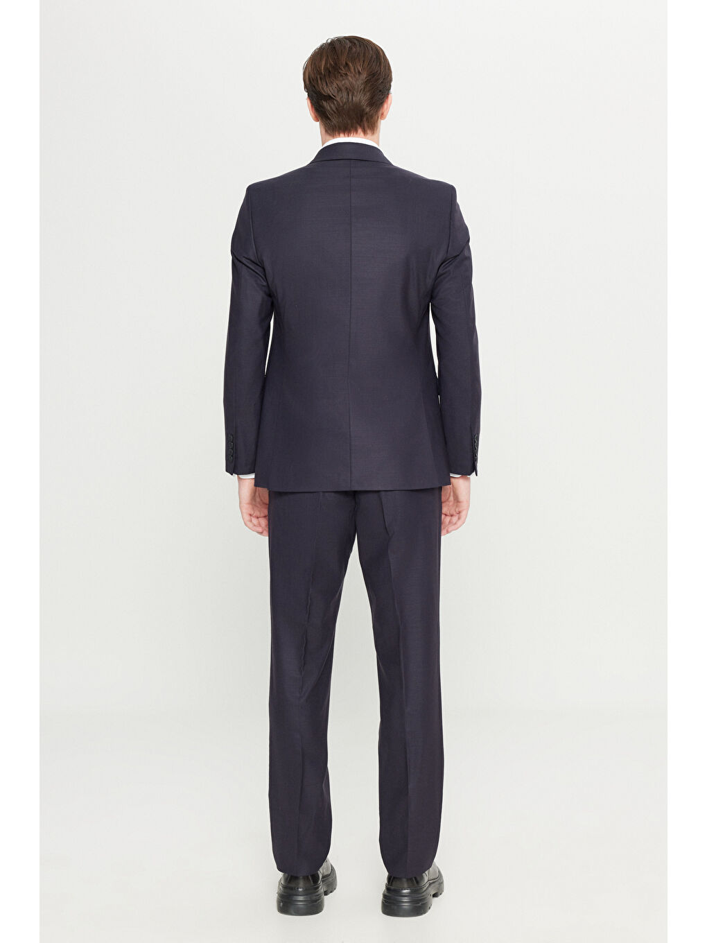 Erkek Lacivert Yünlü Slim Fit Dar Kesim Mono Yaka Kapak Cepli Takım Elbise-6