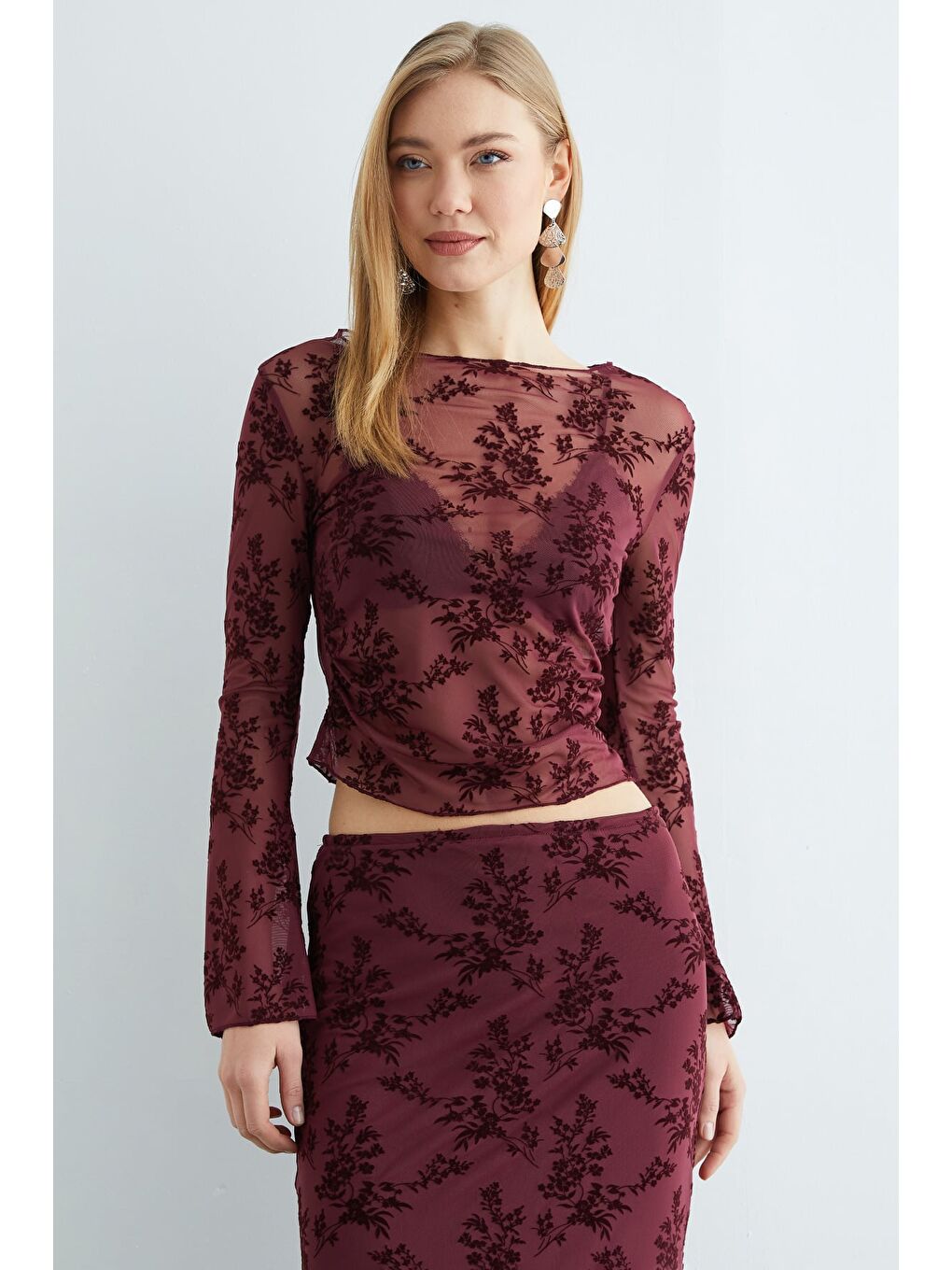 Bordo Beli Drapeli Çiçek Desenli Transparan Bluz-1