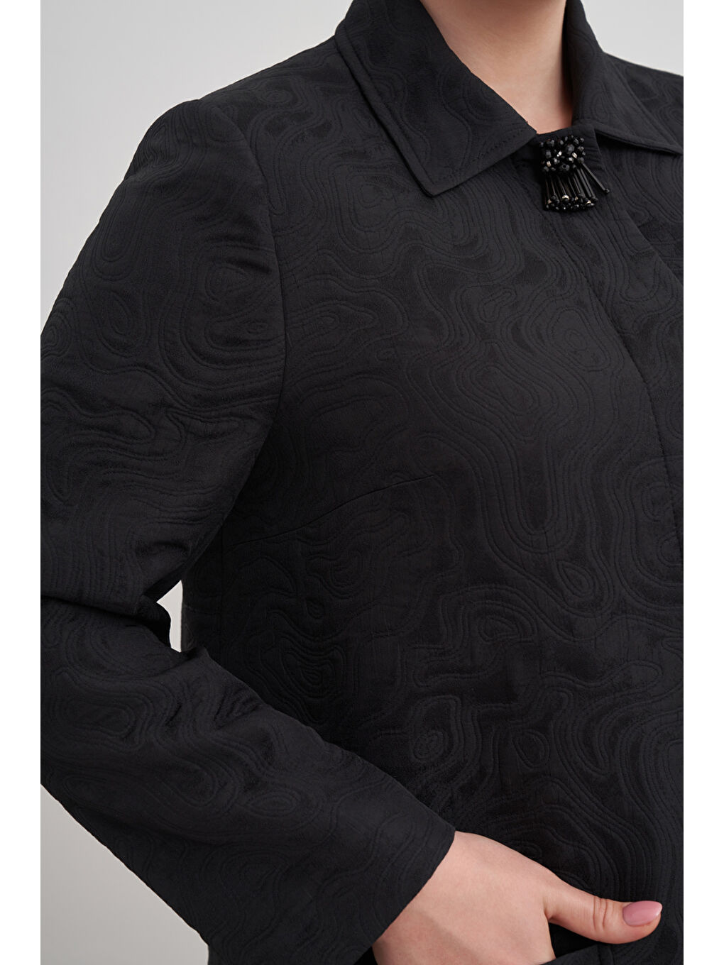 Siyah Patı İşleme Detaylı Cepli Kap-2