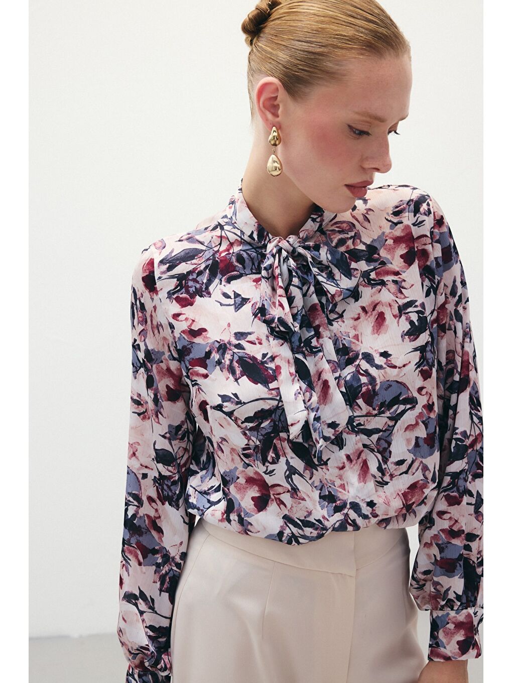 Desenli Fular Yaka Gömlek - Bordo-5