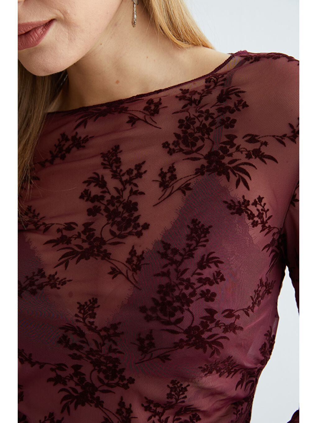 Bordo Beli Drapeli Çiçek Desenli Transparan Bluz-4