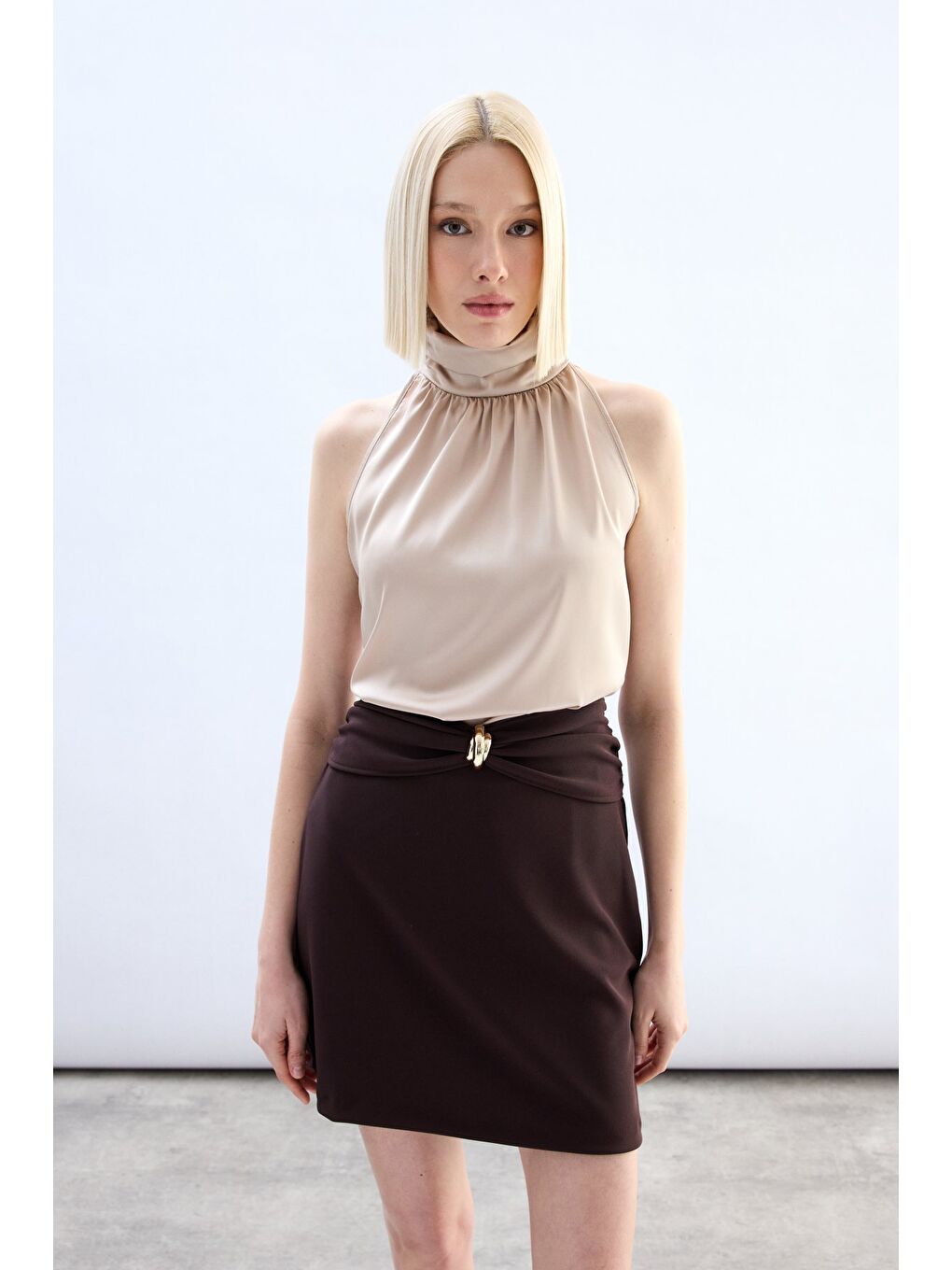 Kahverengi Bel Aksesuarlı Mini Etek - Kahve-4