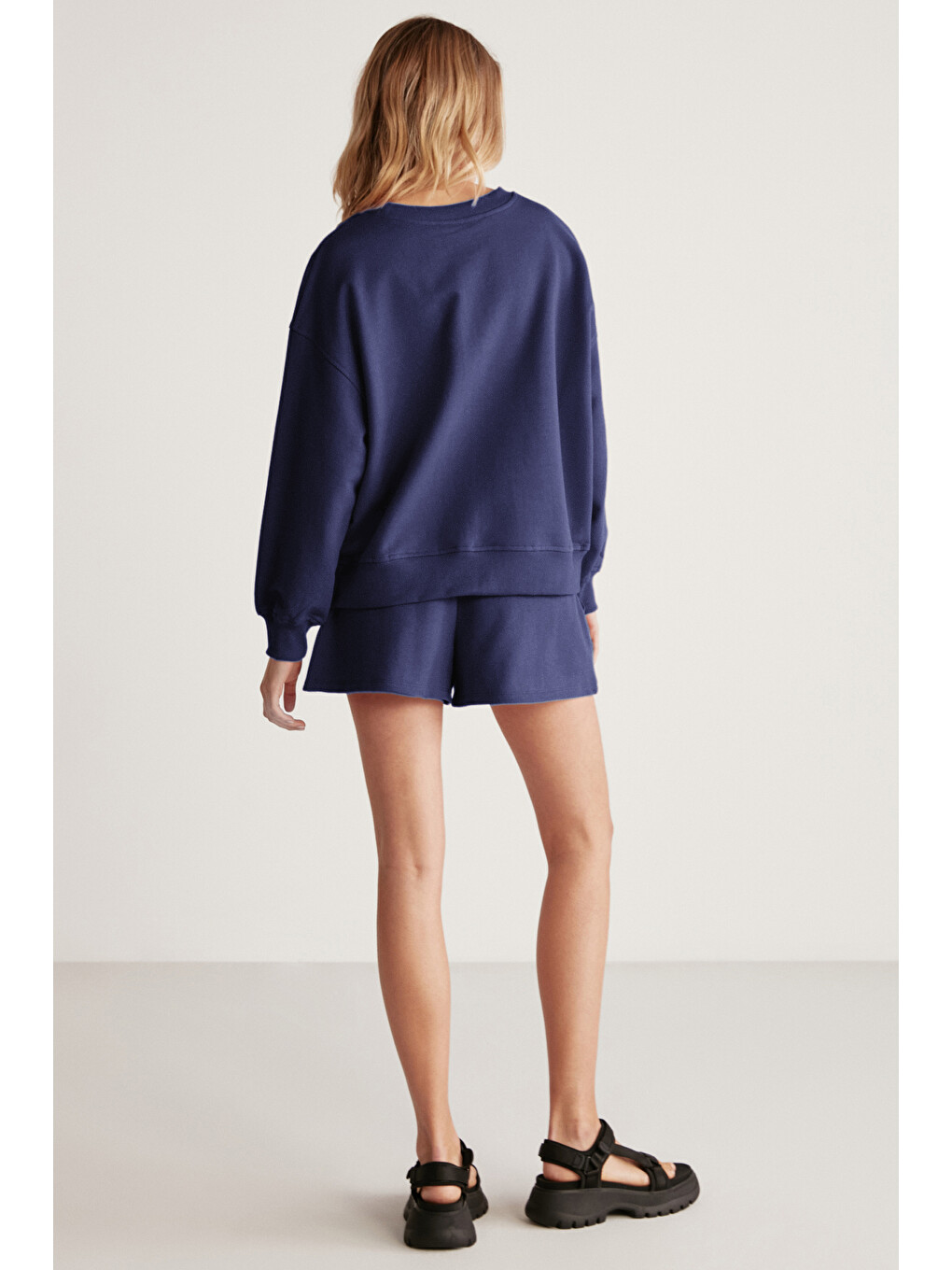 Jennıfer Kadın Organik Pamuklu Nakışlı Yuvarlak Yakalı Oversize Lacivert Sweatshirt-4
