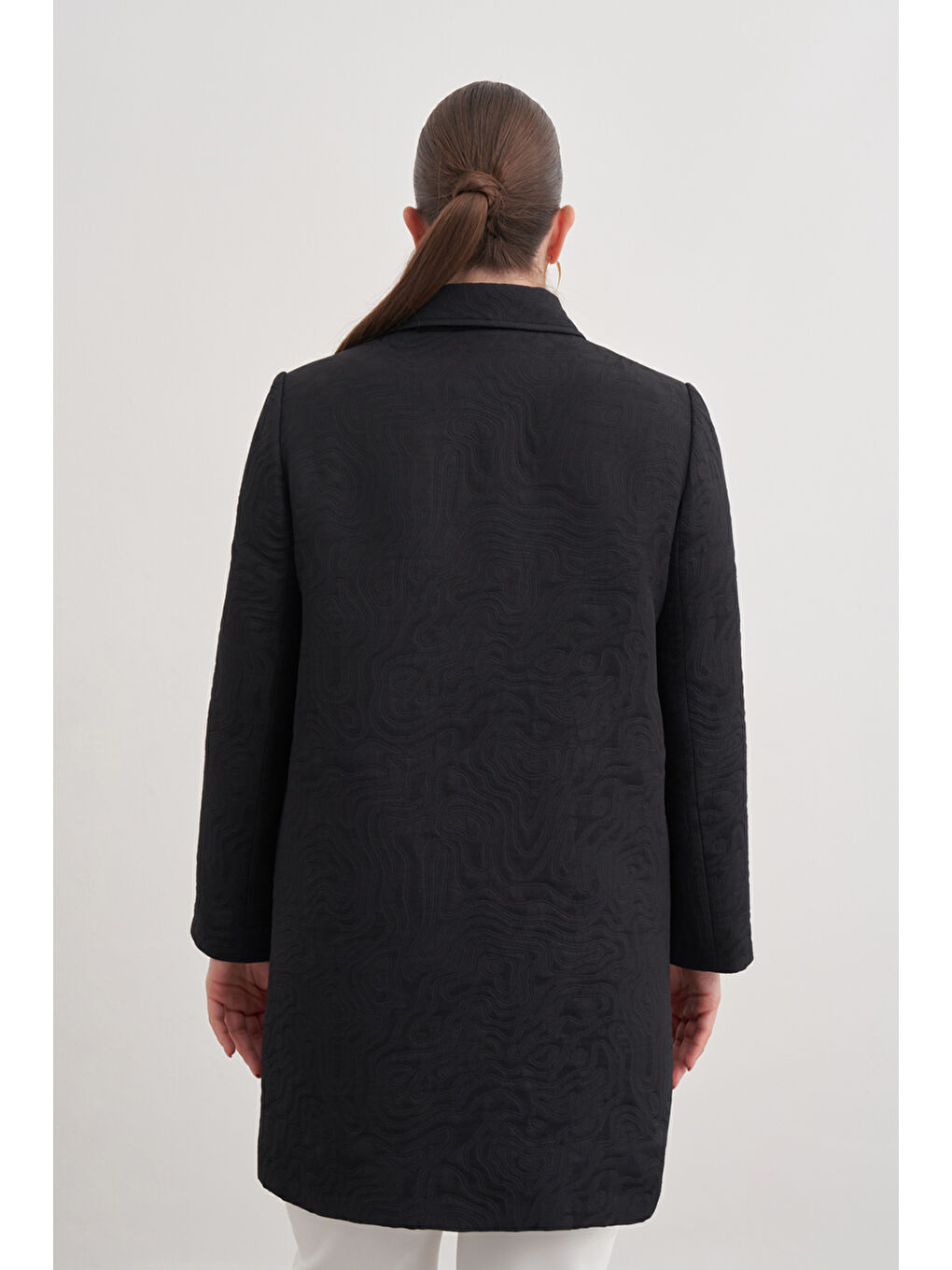 Siyah Patı İşleme Detaylı Cepli Kap-5