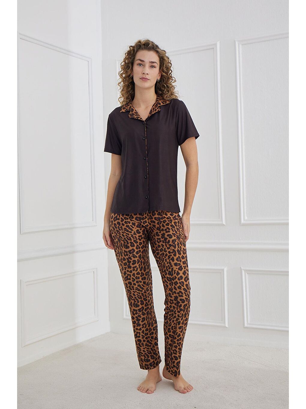 Kadın Polo Yaka Leopar Desen Önden Düğmeli Pijama Takım | Kahve-Siyah30101-951