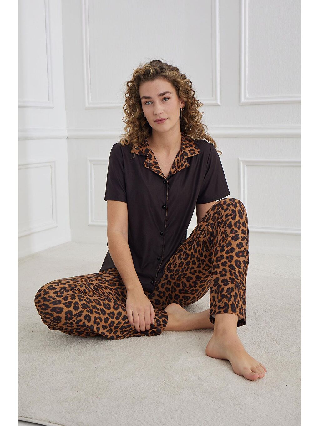 Kadın Polo Yaka Leopar Desen Önden Düğmeli Pijama Takım | Kahve-Siyah30101-951-1