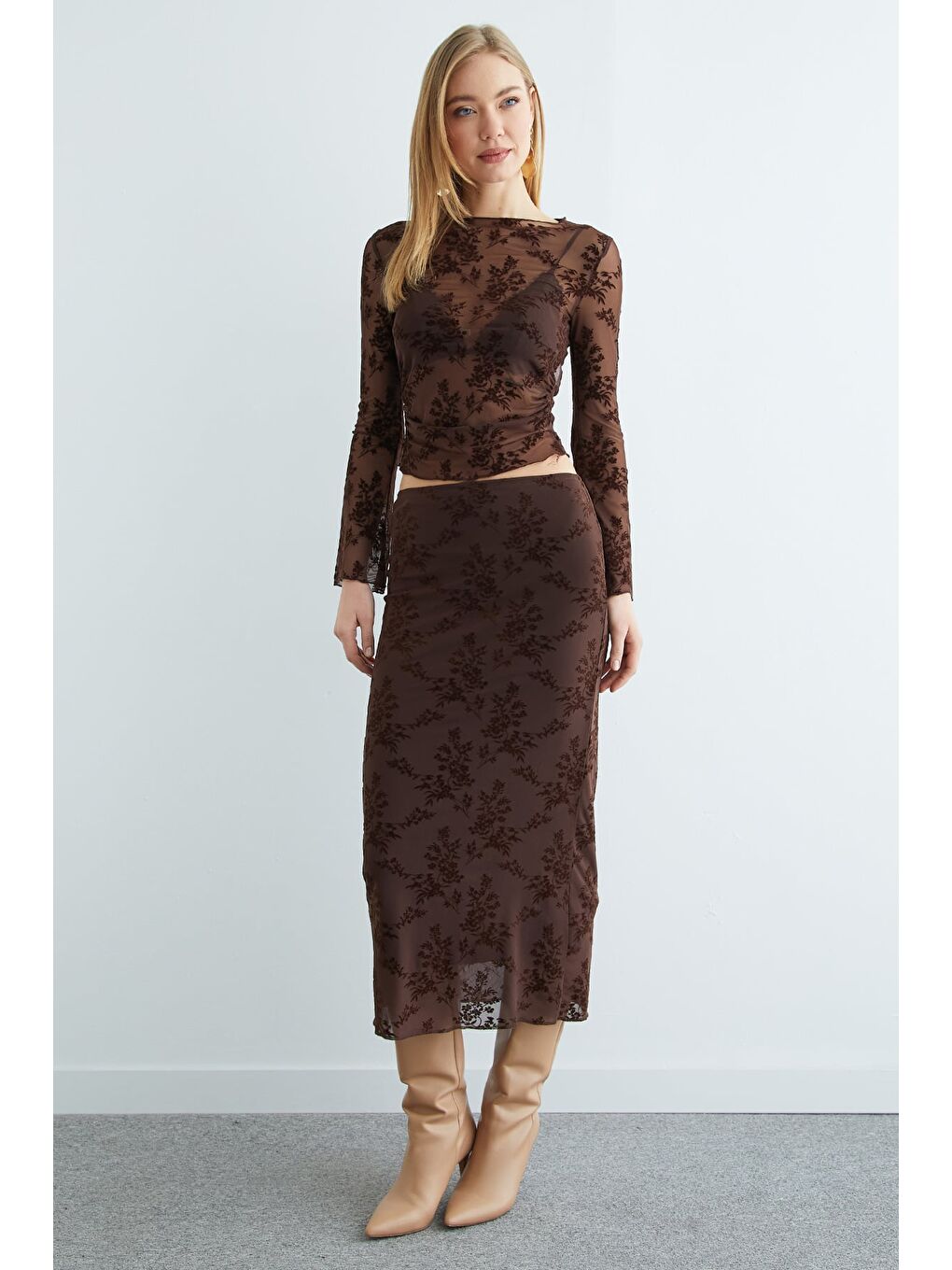 Kahverengi Beli Lastikli Çiçek Kabartmalı Astarlı Tül Etek-1