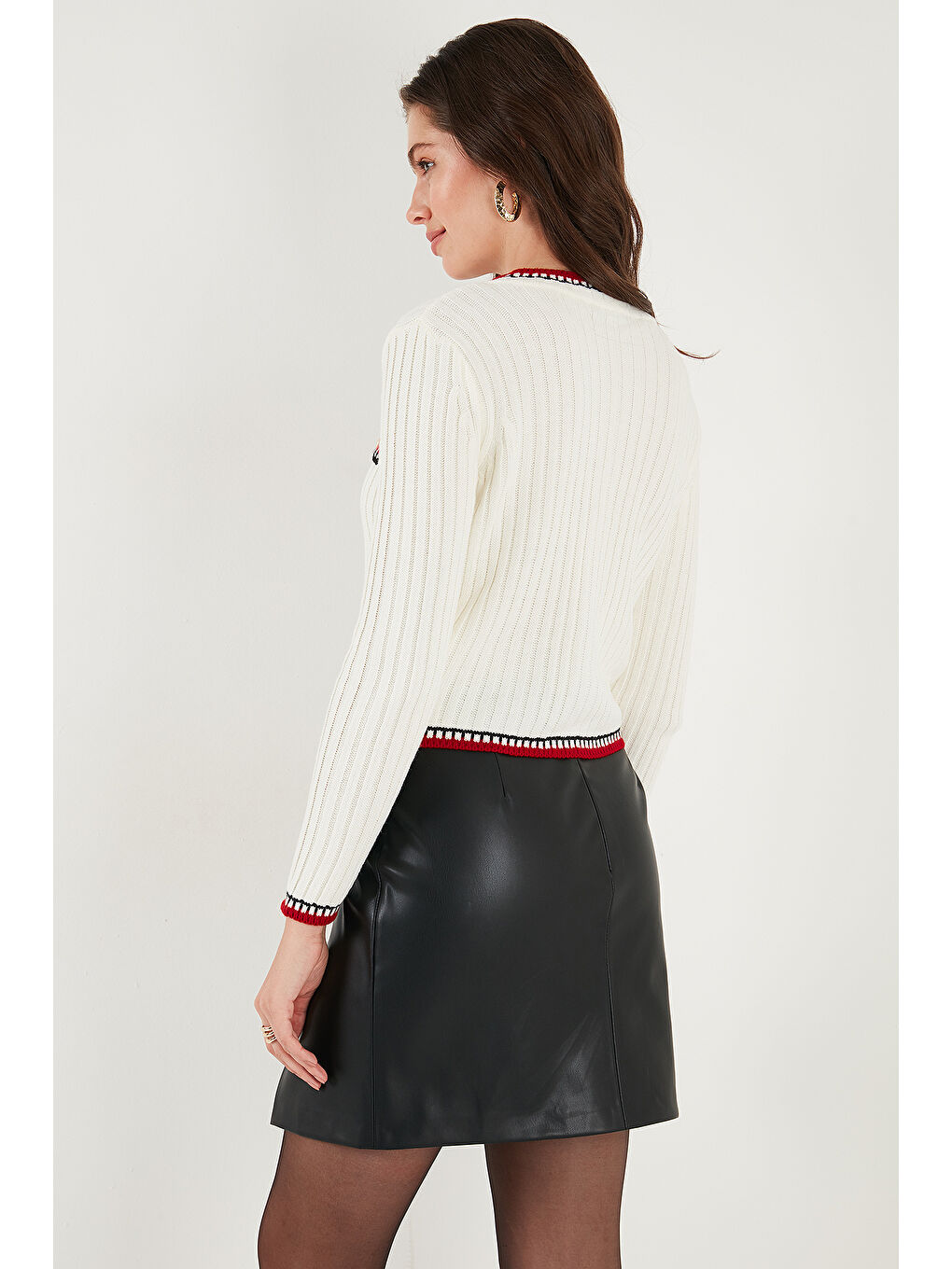 Ekru Premium Regular Fit Bisiklet Yaka Renk Bloklu Düğmeli Crop Hırka 680HI00550-6