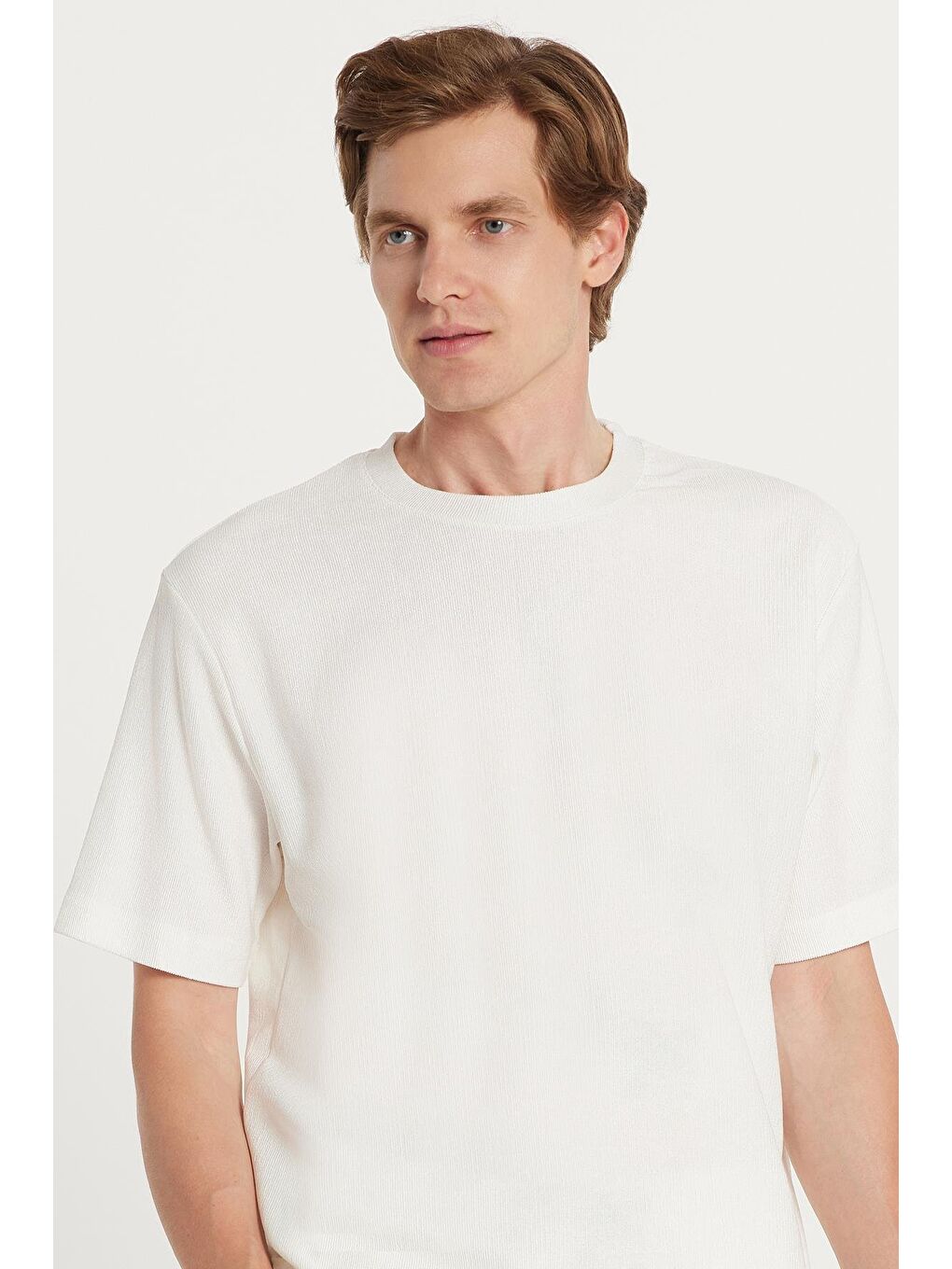 Erkek Standart Fit Normal Kesim Pamuklu Bisiklet Yaka Beli Bağcıklı Beyaz Eşofman Takımı-1