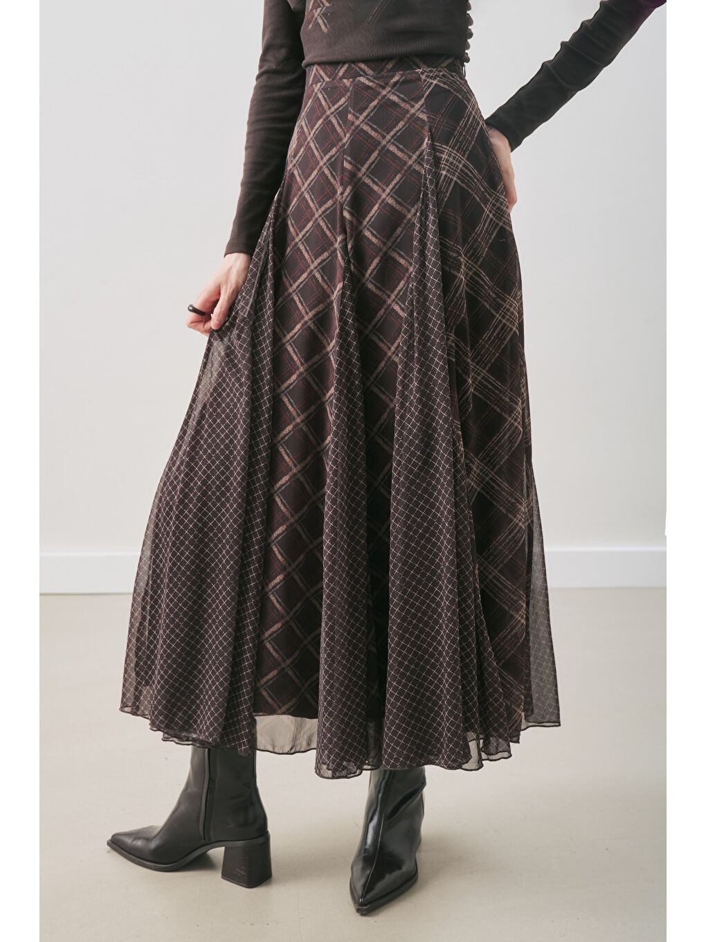 Kahverengi Ekose Desenli Şifon Etek Kahve-4