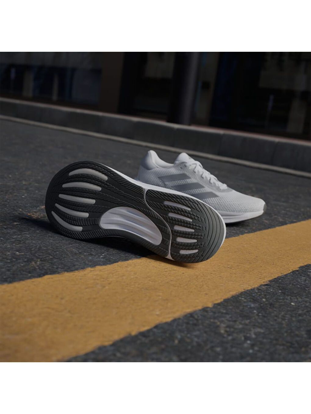 Supernova Stride Kadın Beyaz Yol Koşusu Ayakkabısı-1