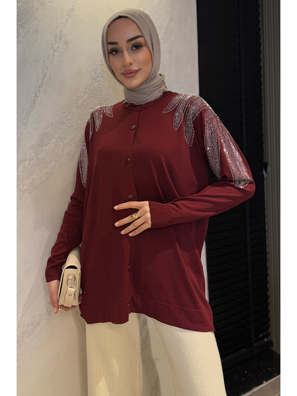 Bordo Taş İşlemeli Düğmeli Tesettür Triko Hırka