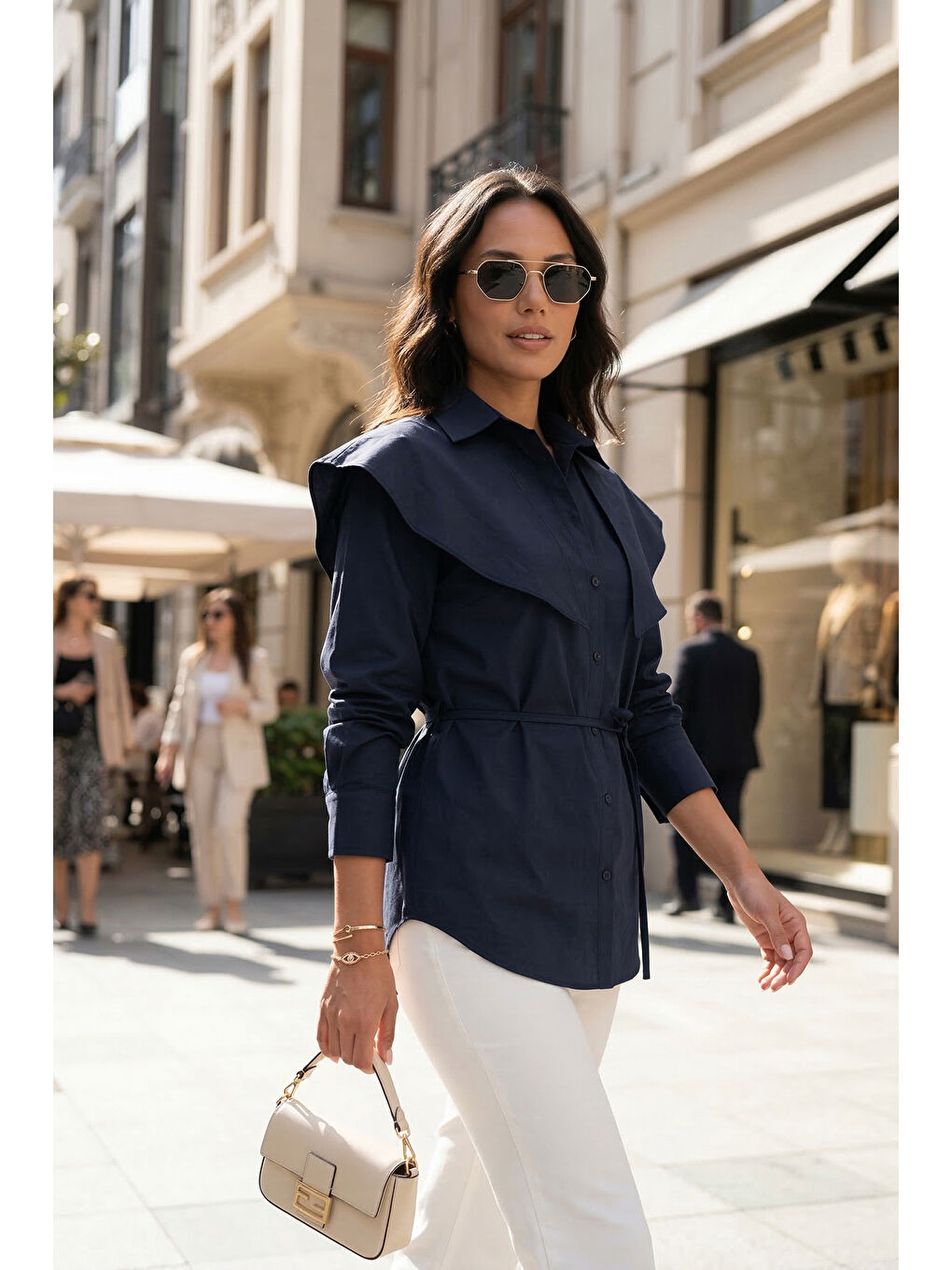 Mavi Pamuklu Pelerin Detaylı Regular Fit Uzun Kollu Gömlek 6774128