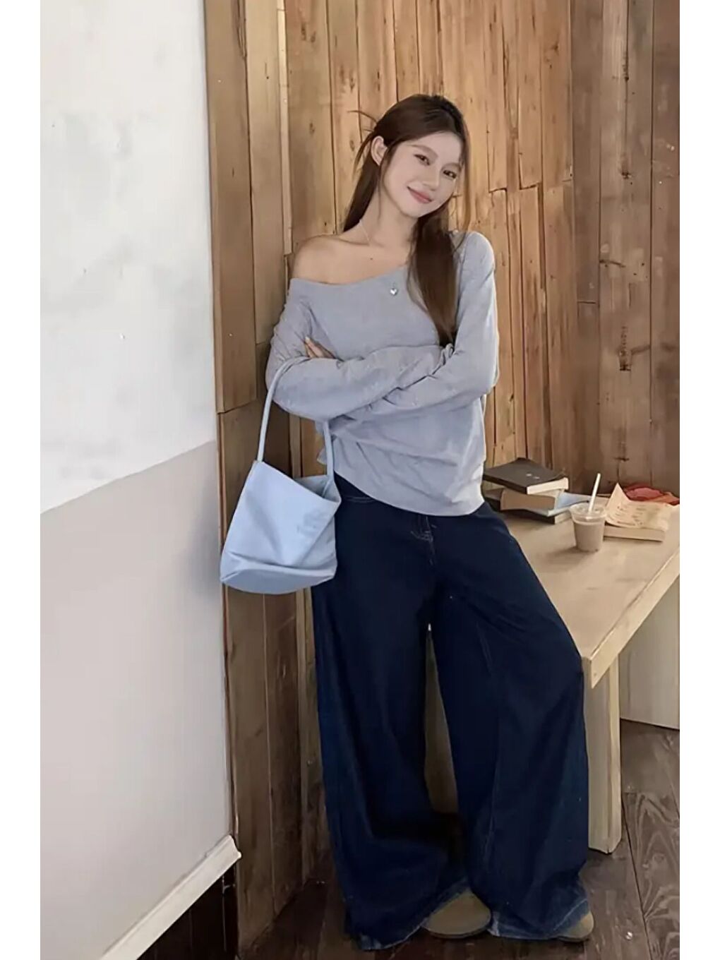 Gri Kadın Düşük Omuz Kayık Yaka Oversize Uzun Kollu T-Shirt-5