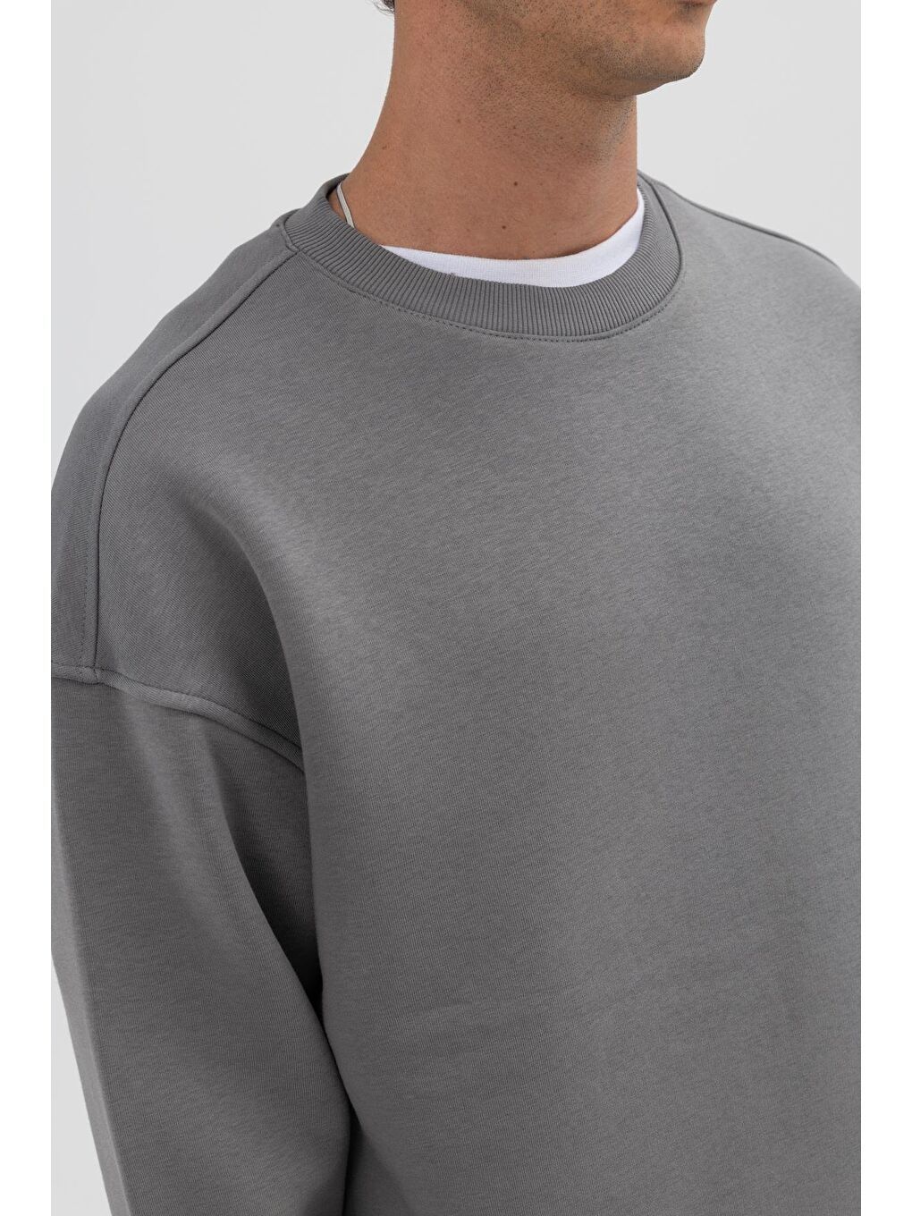 Gri Basic Bisiklet Yaka Oversize Sweatshirt Füme-4