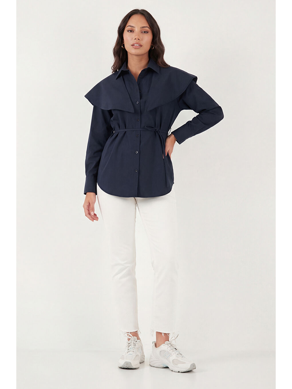 Mavi Pamuklu Pelerin Detaylı Regular Fit Uzun Kollu Gömlek 6774128-1