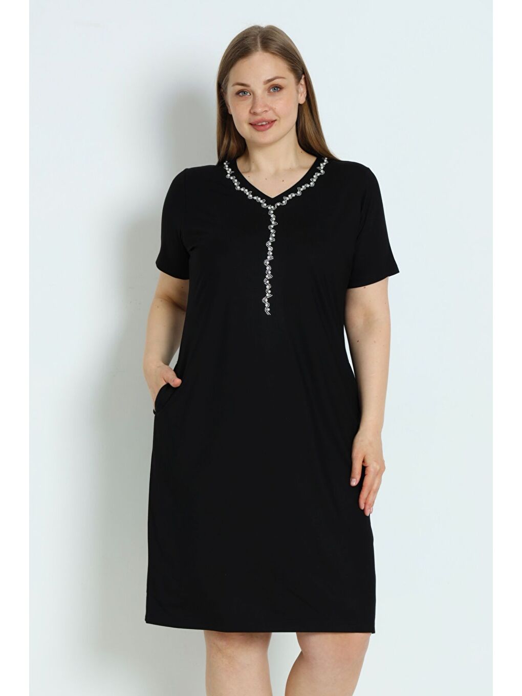 Kadın Büyük Beden Siyah Kısa Kollu Cepli Taş Detaylı Elastanlı Elbise