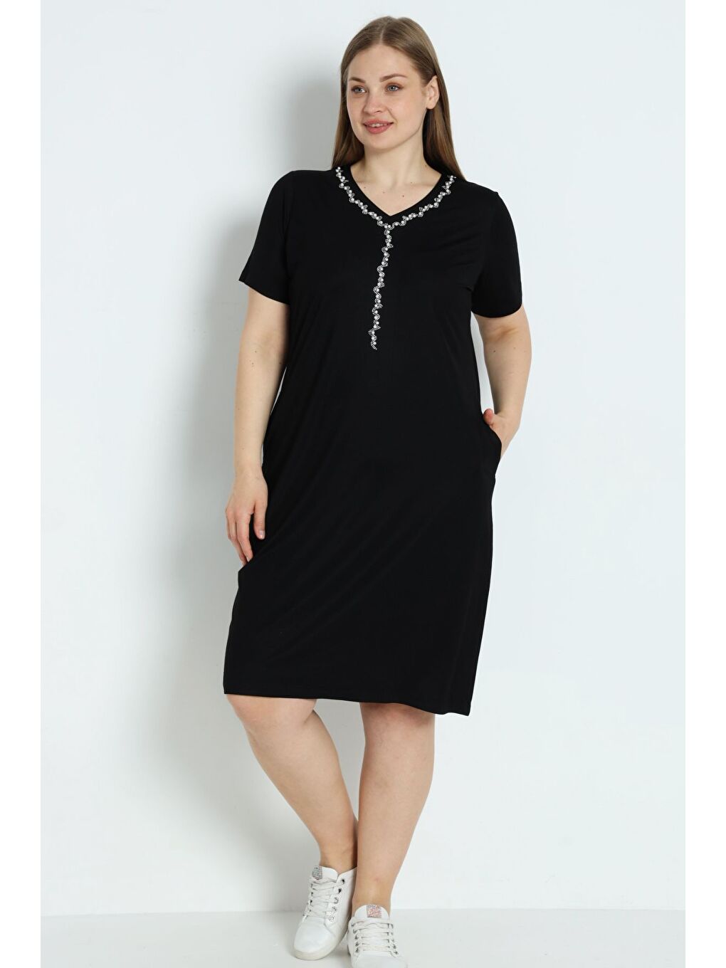 Kadın Büyük Beden Siyah Kısa Kollu Cepli Taş Detaylı Elastanlı Elbise-2