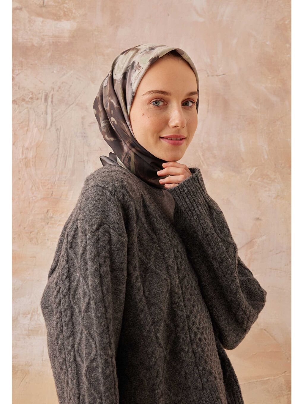 Roslyn Desen Pamuk İpek Eşarp Kahverengi-2