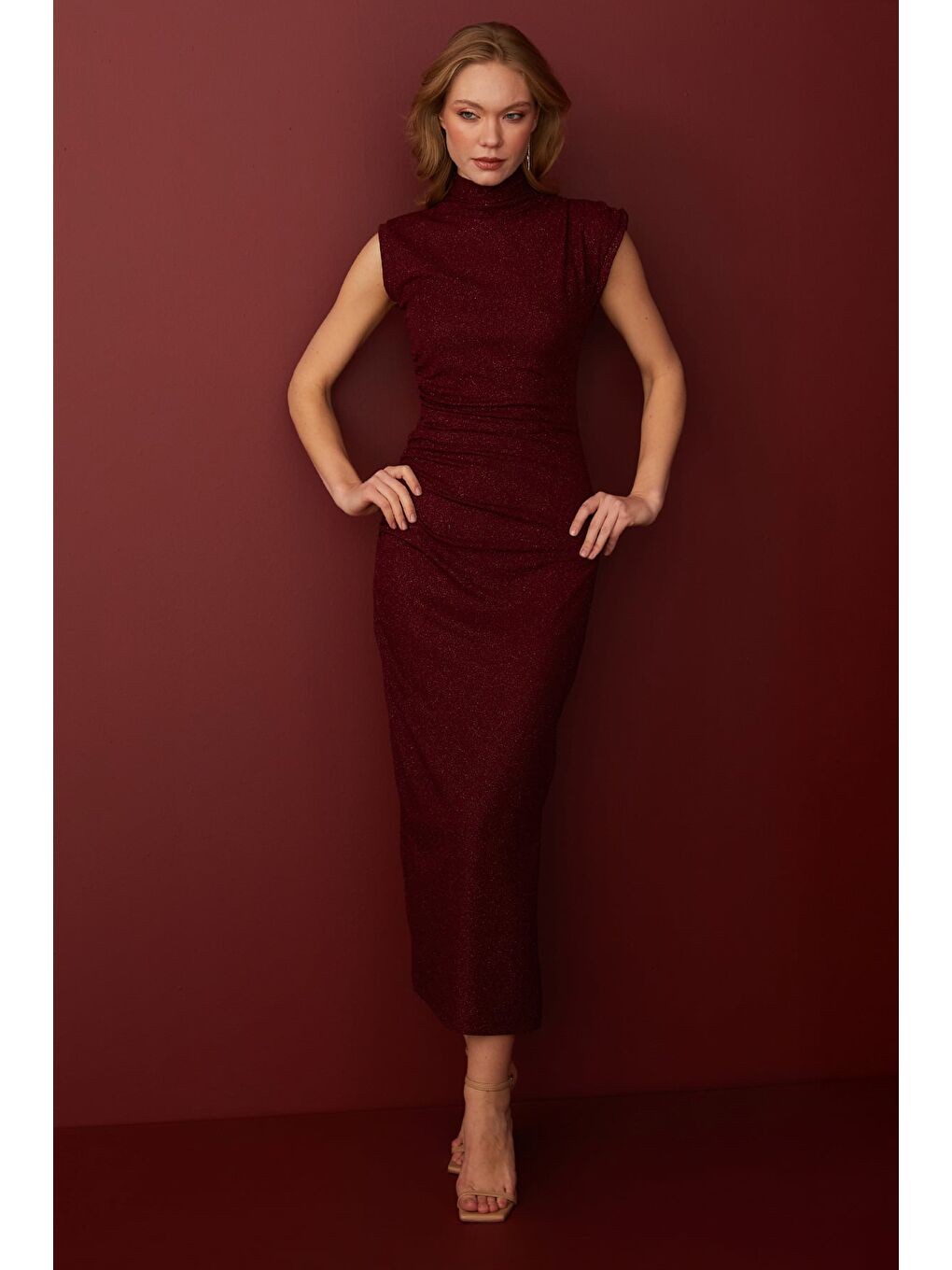 Bordo Beli Drapeli Simli Dik Yaka Maxi Boy Elbise-2