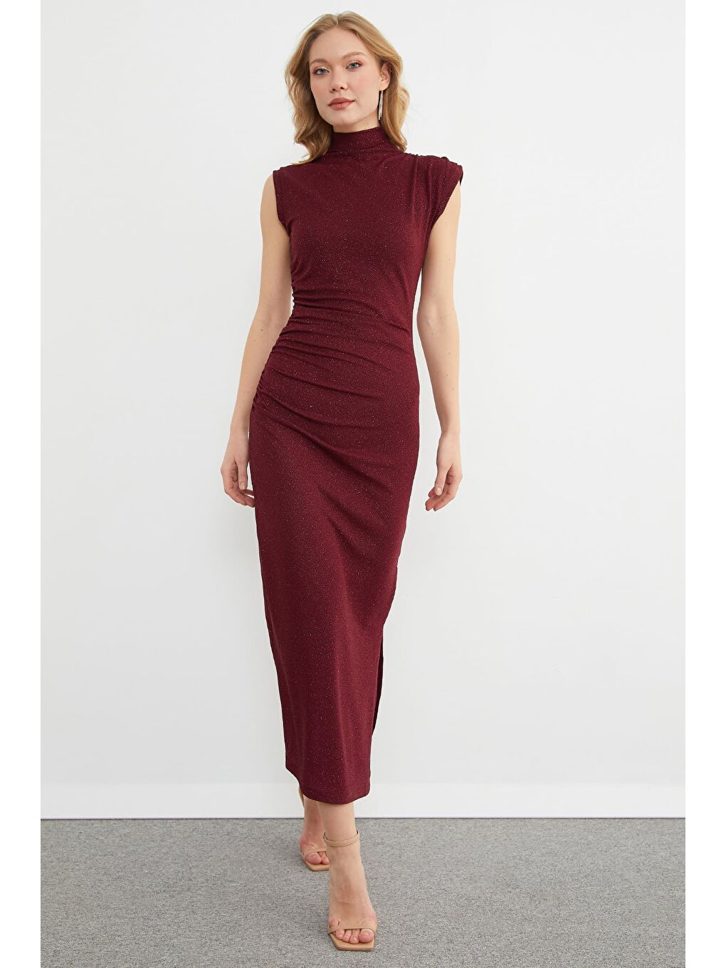 Bordo Beli Drapeli Simli Dik Yaka Maxi Boy Elbise-3