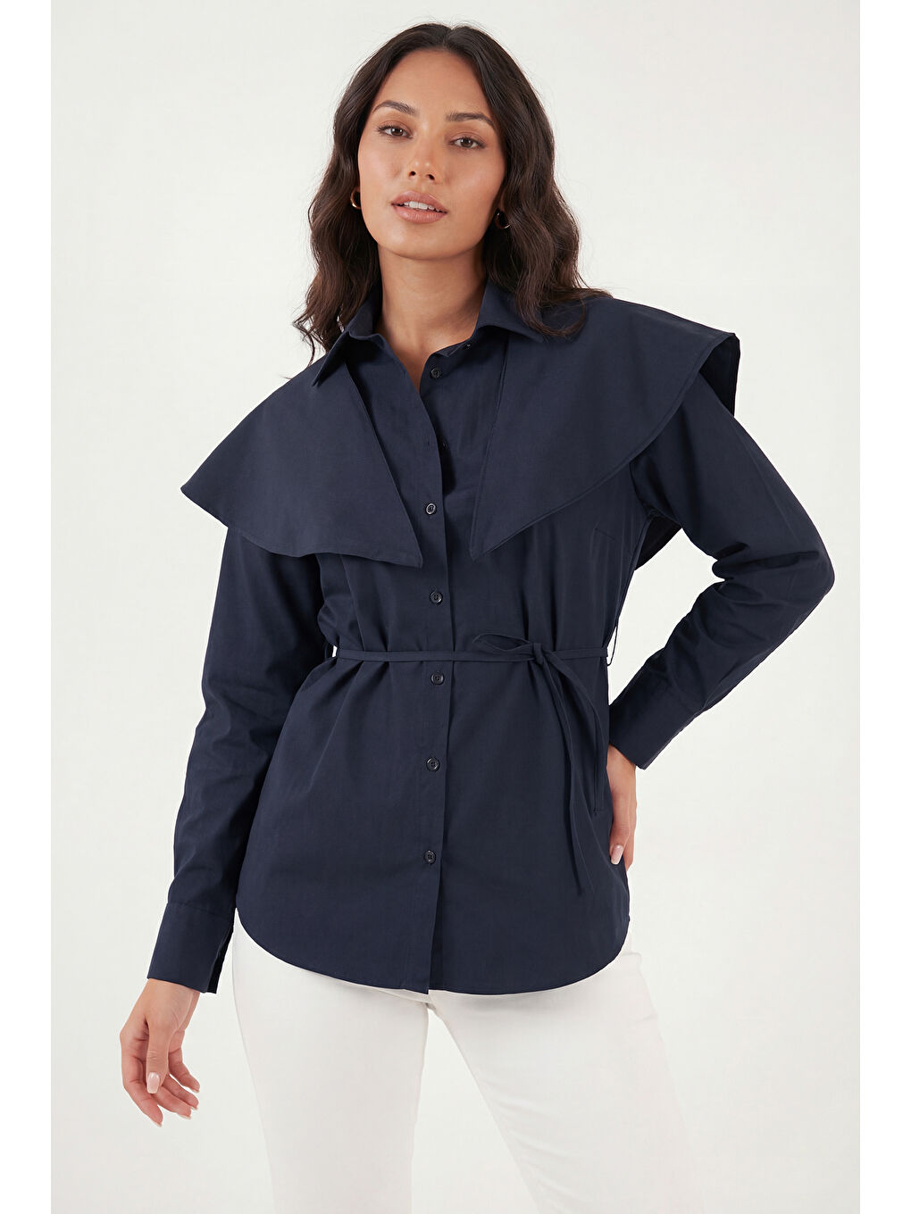 Mavi Pamuklu Pelerin Detaylı Regular Fit Uzun Kollu Gömlek 6774128-2