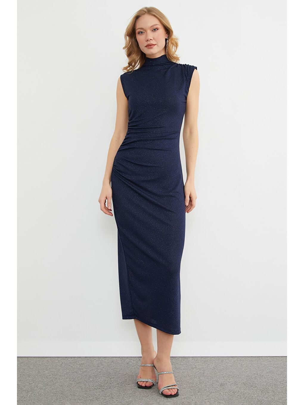 Lacivert Beli Drapeli Simli Dik Yaka Maxi Boy Elbise-2