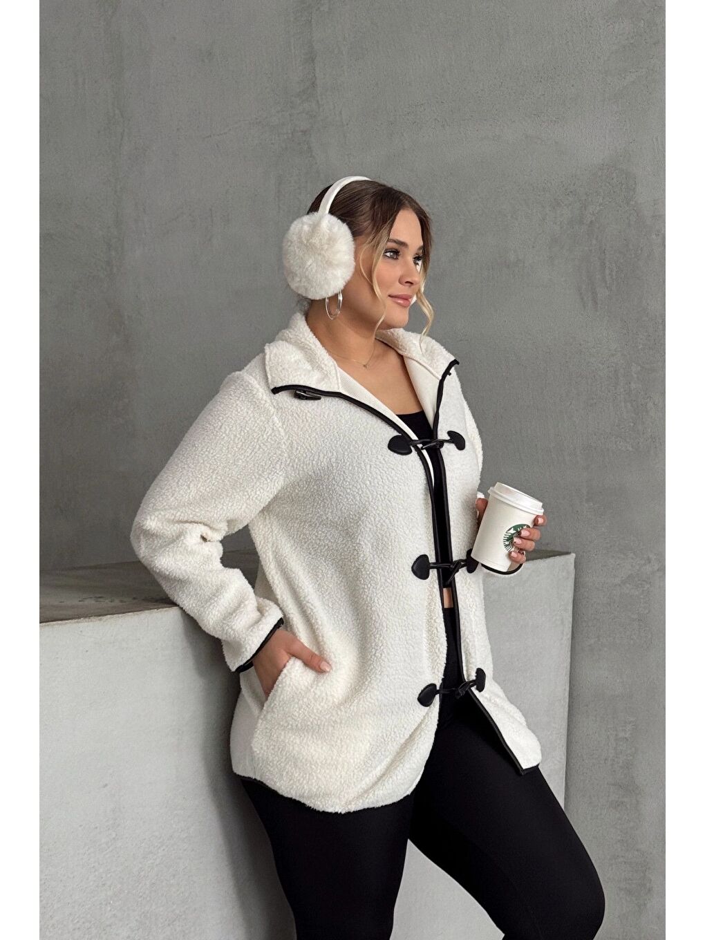 Ekru Büyük Beden Önü Kapamalı Cepli Uzun Kollu Pelüş Mont 301816-1