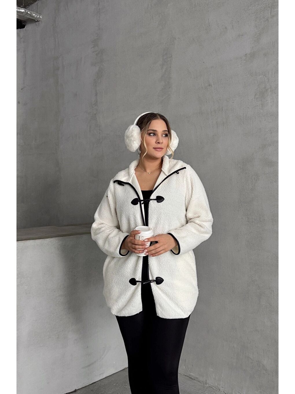 Ekru Büyük Beden Önü Kapamalı Cepli Uzun Kollu Pelüş Mont 301816-3