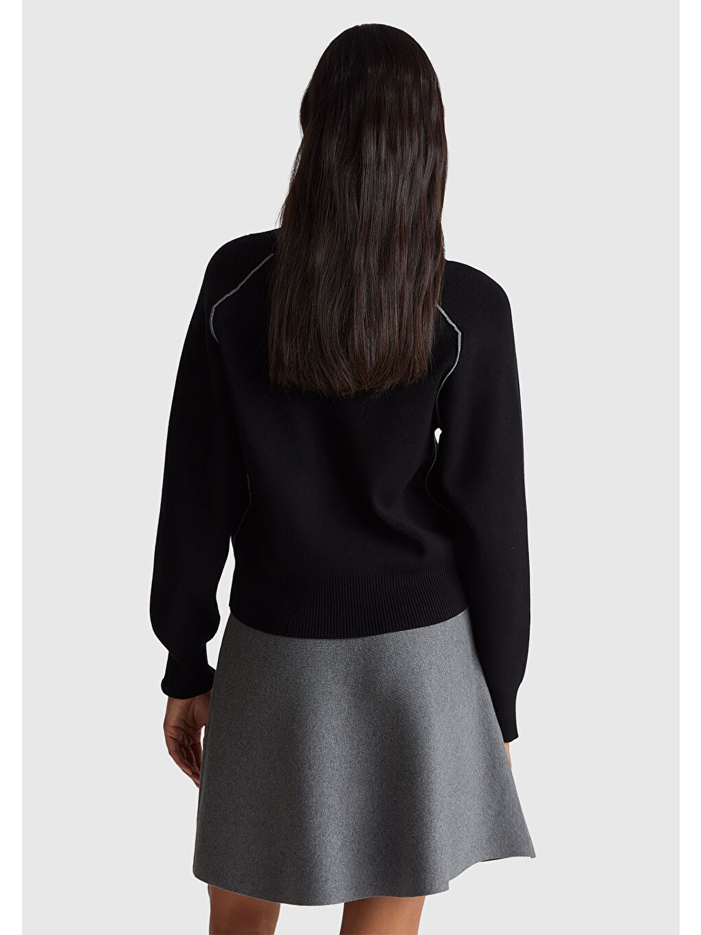 Kadın Siyah Viskoz Karışımlı Ribana Detaylı V Yaka Kazak-2