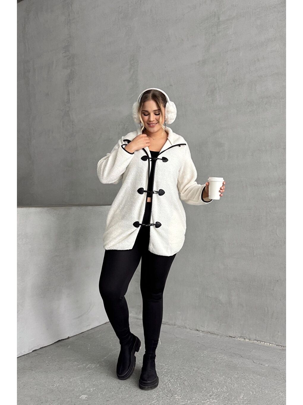 Ekru Büyük Beden Önü Kapamalı Cepli Uzun Kollu Pelüş Mont 301816-4