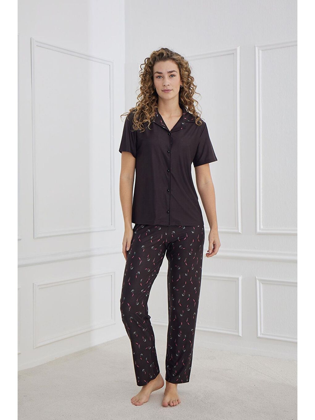 Kadın Desenli Polo Yaka Kısa Kol Pijama Takım | Siyah 30101-952