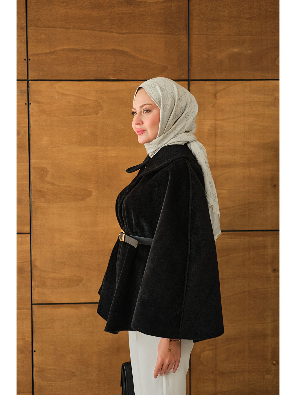 Kadın Kemerli Pelüş Panço Siyah-1