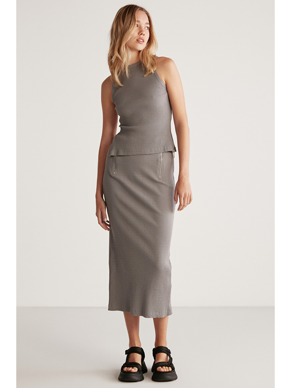Lauren Kadın Slim Fit Fermuar Detaylı Midi Gri Etek