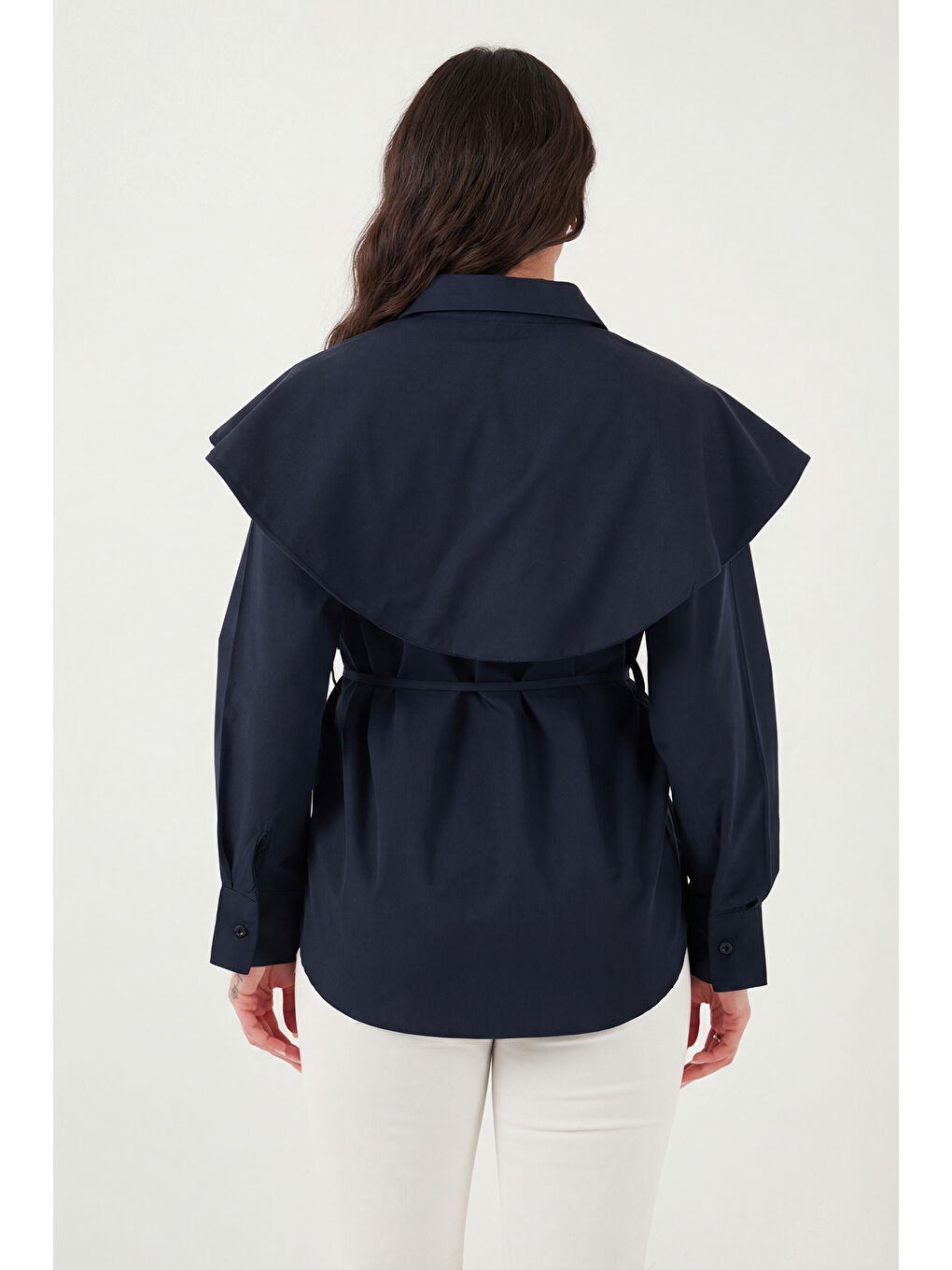 Mavi Pamuklu Pelerin Detaylı Regular Fit Uzun Kollu Gömlek 6774128-4